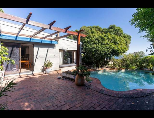 6 BEDROOM HOUSE FOR SALE IN LLANDUDNO